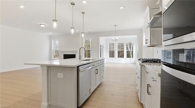 1126 Wharf Hill DR, Smithfield, VA 23430