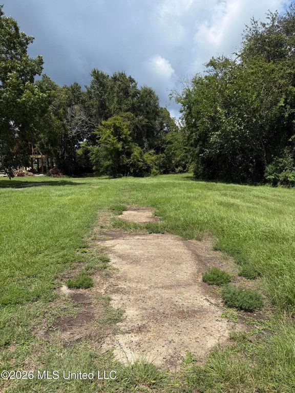310 Division Street, Biloxi, MS 39530