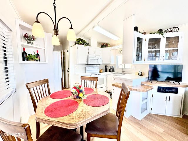 111 S GREENFIELD Road 589, Mesa, AZ 85206