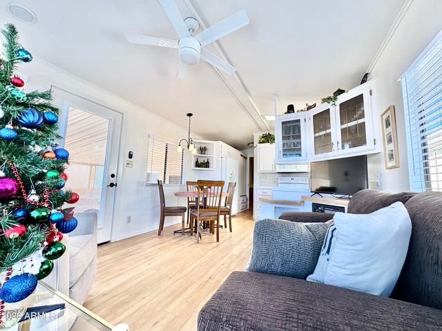 111 S GREENFIELD Road 589, Mesa, AZ 85206