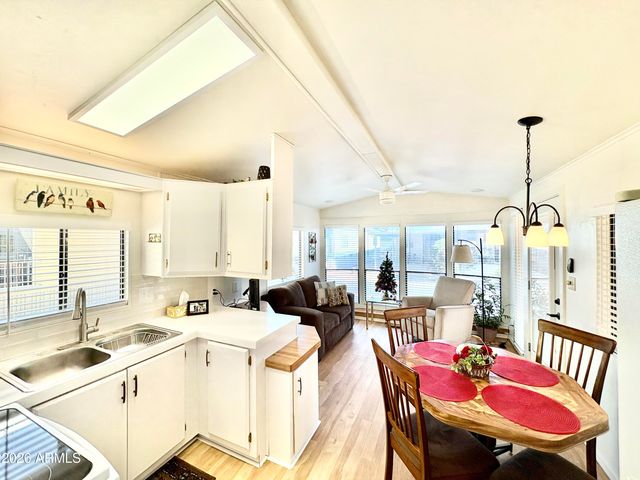 111 S GREENFIELD Road 589, Mesa, AZ 85206