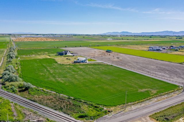 5245 W 4000 N, Corinne, UT 84307