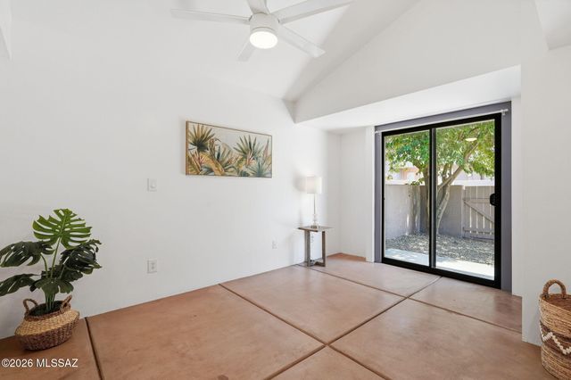 3136 E Macenroe Lane, Tucson, AZ 85716