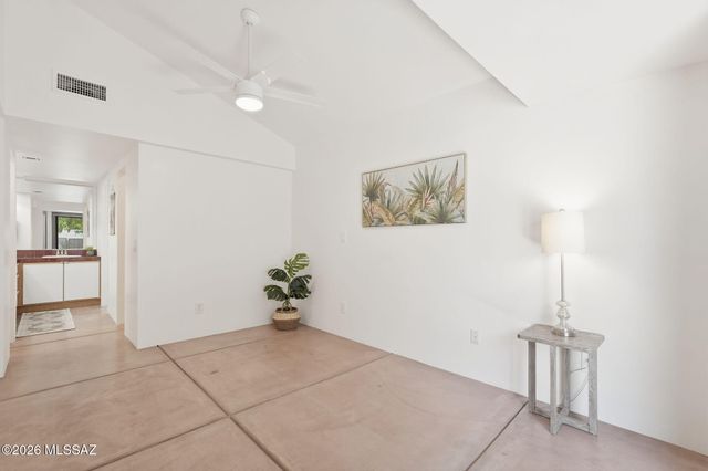 3136 E Macenroe Lane, Tucson, AZ 85716