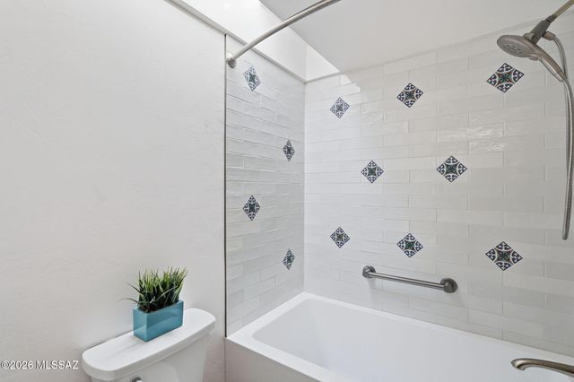 3136 E Macenroe Lane, Tucson, AZ 85716
