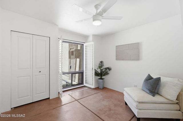 3136 E Macenroe Lane, Tucson, AZ 85716