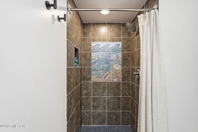 3136 E Macenroe Lane, Tucson, AZ 85716