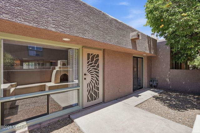 3136 E Macenroe Lane, Tucson, AZ 85716