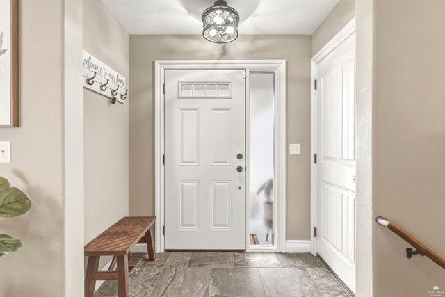 5102 Bramblewood Drive, Manhattan, KS 66503