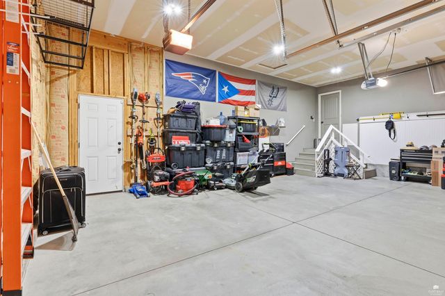 5102 Bramblewood Drive, Manhattan, KS 66503