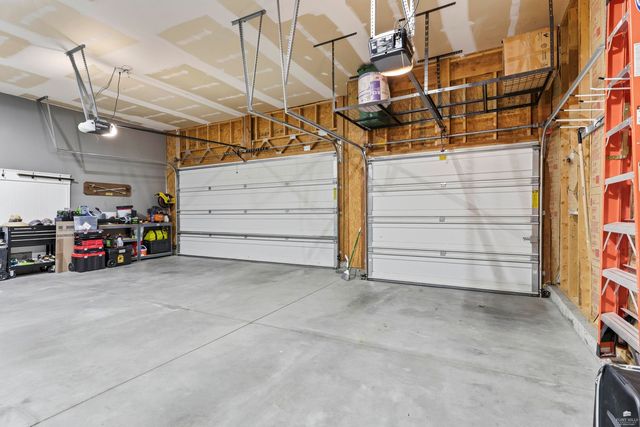 5102 Bramblewood Drive, Manhattan, KS 66503