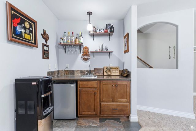 5102 Bramblewood Drive, Manhattan, KS 66503