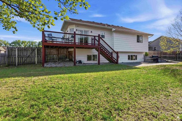 5102 Bramblewood Drive, Manhattan, KS 66503