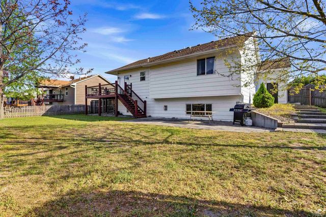 5102 Bramblewood Drive, Manhattan, KS 66503