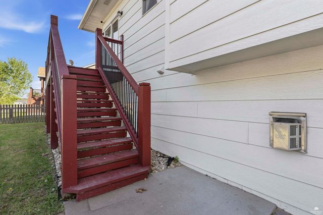 5102 Bramblewood Drive, Manhattan, KS 66503