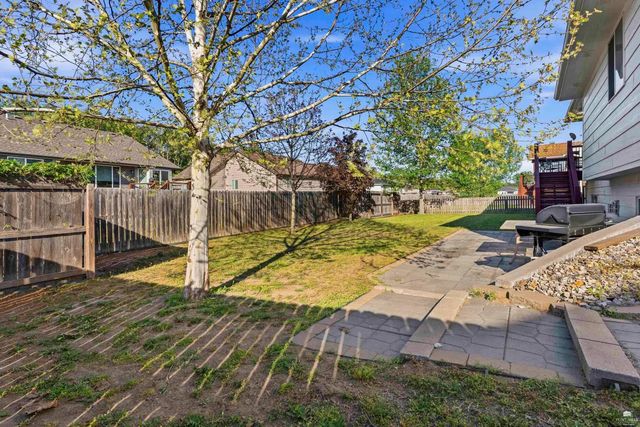 5102 Bramblewood Drive, Manhattan, KS 66503