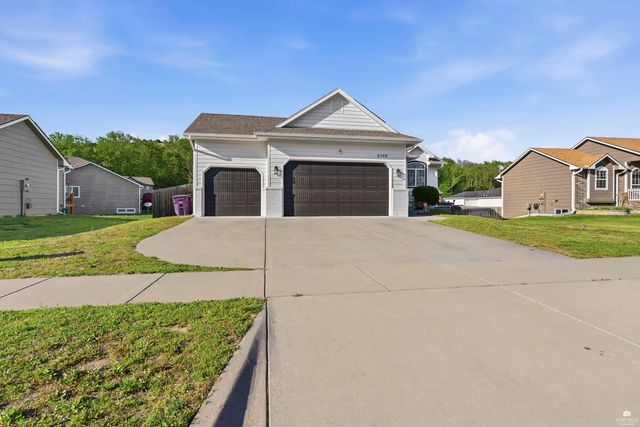 5102 Bramblewood Drive, Manhattan, KS 66503