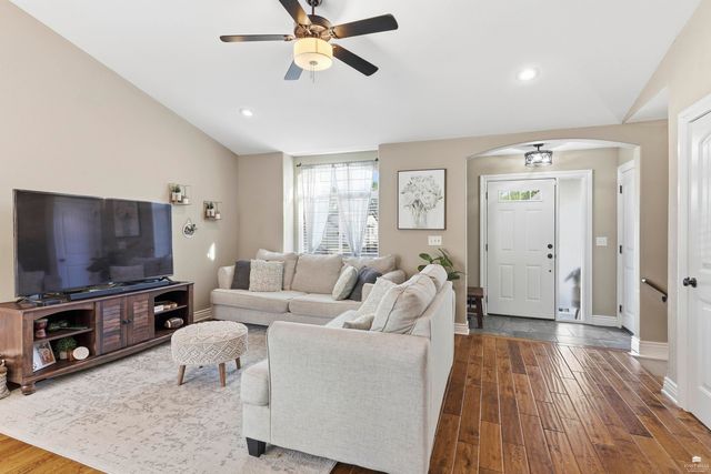 5102 Bramblewood Drive, Manhattan, KS 66503