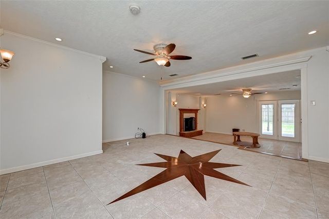 8515 Twelve Oaks Drive, Texas City, TX 77591