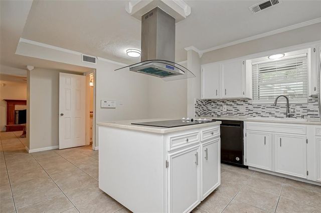 8515 Twelve Oaks Drive, Texas City, TX 77591