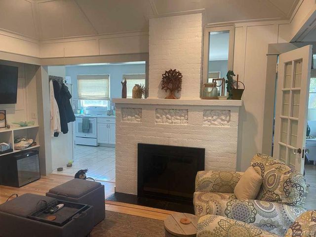 40 Atlantic Avenue, Seaview, NY 11770