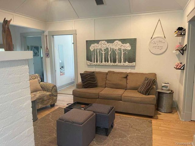 40 Atlantic Avenue, Seaview, NY 11770