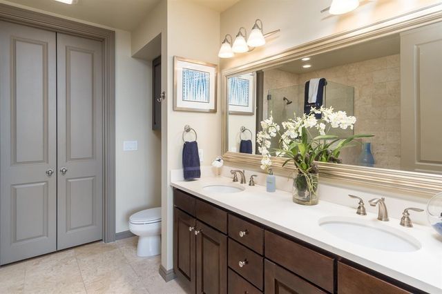 7 Riverway 1201, Houston, TX 77056