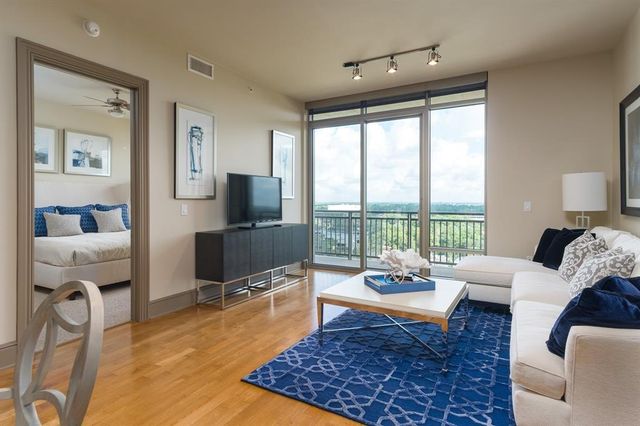 7 Riverway 1201, Houston, TX 77056