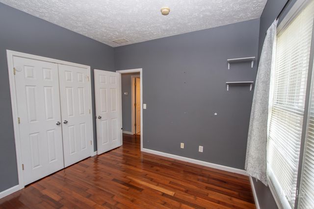 7816 W Frankie Lane, Yorktown, IN 47396