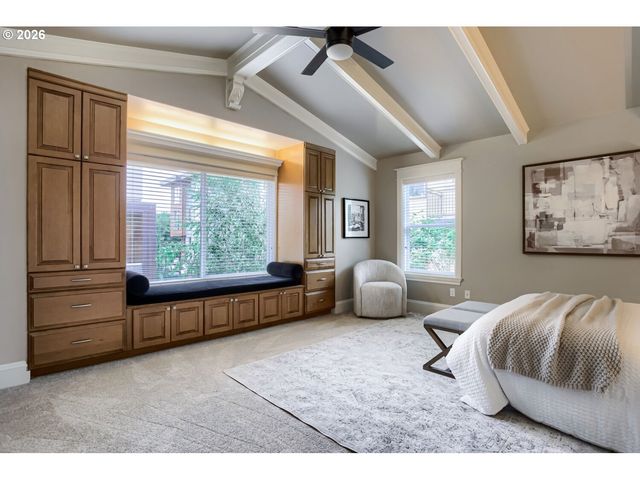 2674 Ne 6TH Pl, Portland, OR 97212