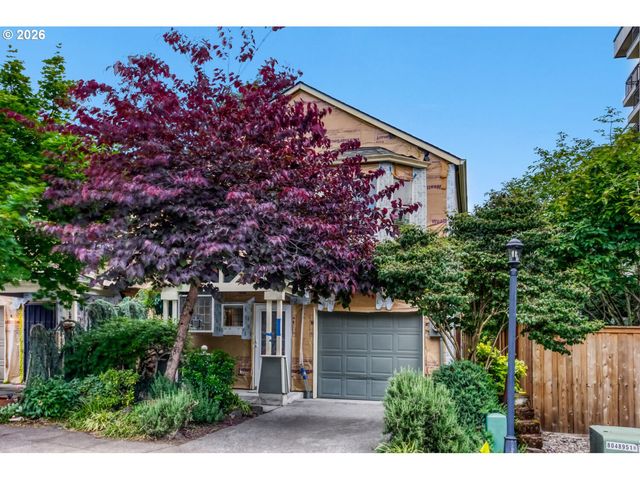 2674 Ne 6TH Pl, Portland, OR 97212