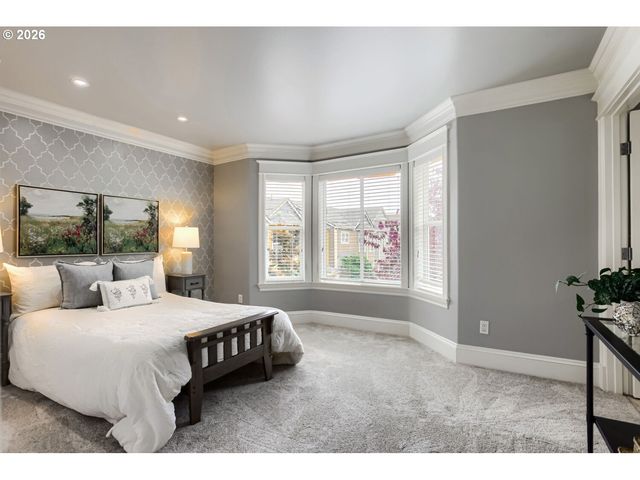 2674 Ne 6TH Pl, Portland, OR 97212