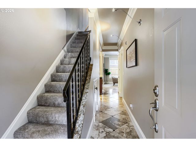 2674 Ne 6TH Pl, Portland, OR 97212