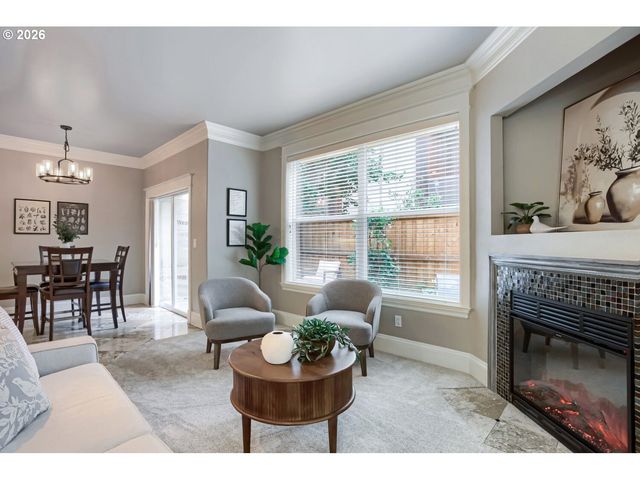 2674 Ne 6TH Pl, Portland, OR 97212