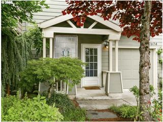 2674 Ne 6TH Pl, Portland, OR 97212