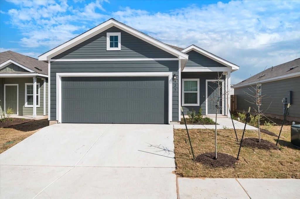 423 Bullhead RD, Bastrop, TX 78602