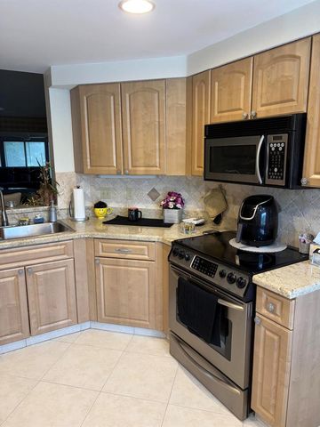 7254 Clunie Place 15005, Delray Beach, FL 33446