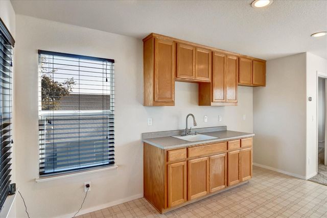 1667 Sallie O Dr, Manteca, CA 95336