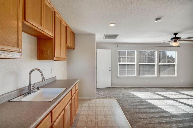 1667 Sallie O Dr, Manteca, CA 95336