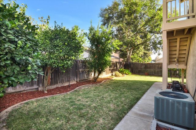1667 Sallie O Dr, Manteca, CA 95336