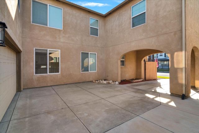 1667 Sallie O Dr, Manteca, CA 95336