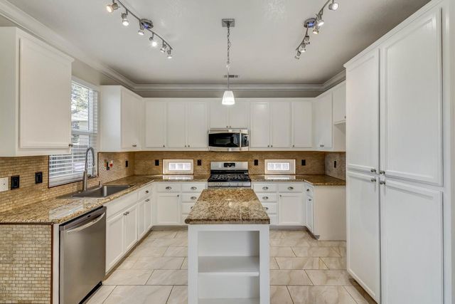 1667 Sallie O Dr, Manteca, CA 95336
