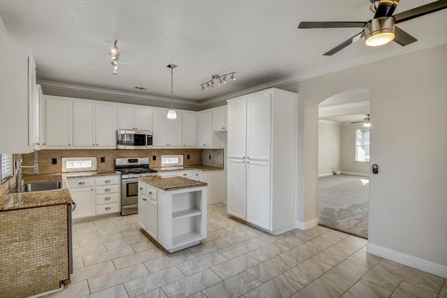 1667 Sallie O Dr, Manteca, CA 95336