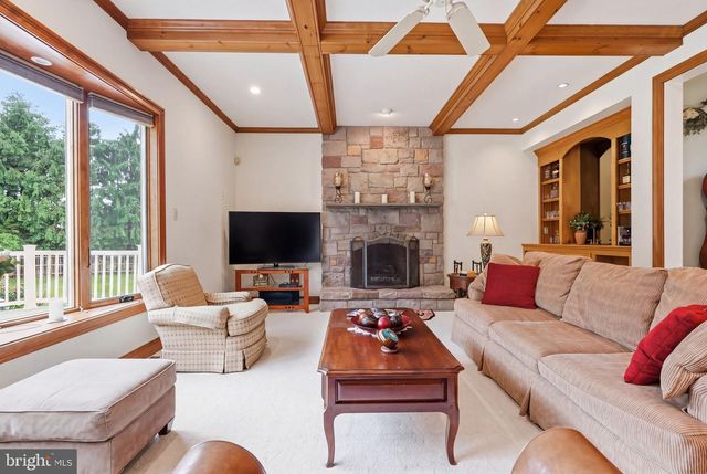 324 RIDGE AVE, Newtown, PA 18940
