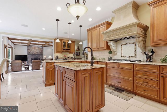 324 RIDGE AVE, Newtown, PA 18940