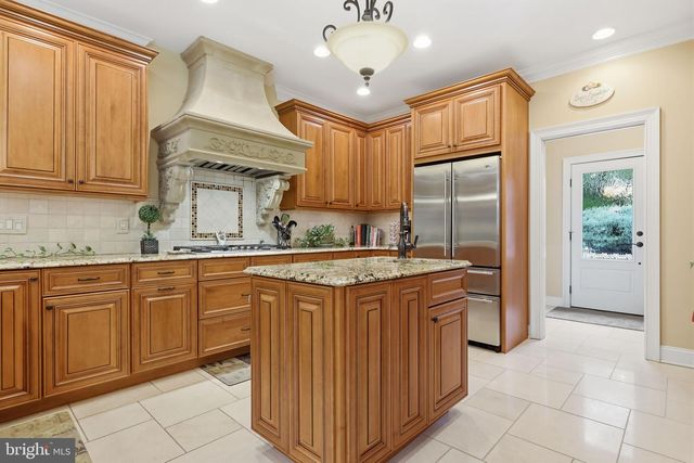 324 RIDGE AVE, Newtown, PA 18940