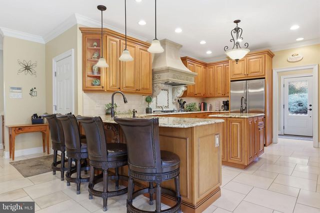 324 RIDGE AVE, Newtown, PA 18940