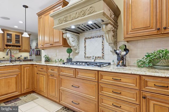 324 RIDGE AVE, Newtown, PA 18940