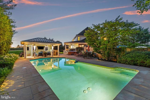 324 RIDGE AVE, Newtown, PA 18940