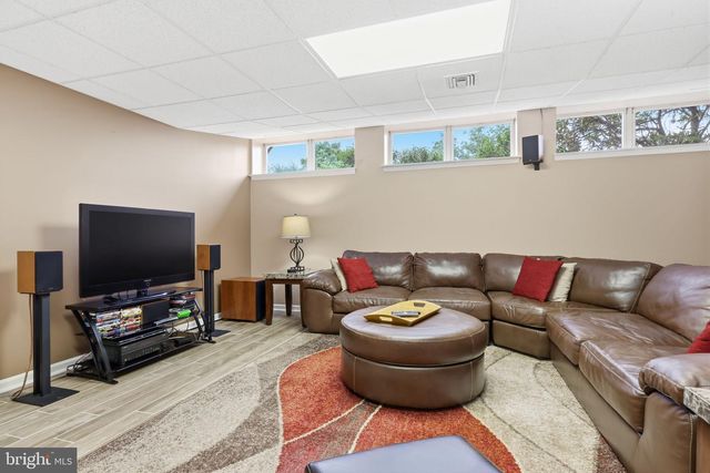 324 RIDGE AVE, Newtown, PA 18940